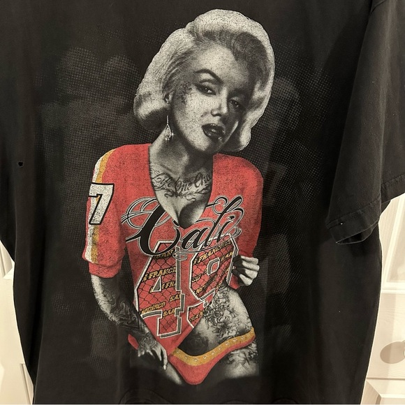 Marilyn Monroe NFL San Francisco 49ers Shirt - Picture 2 of 7